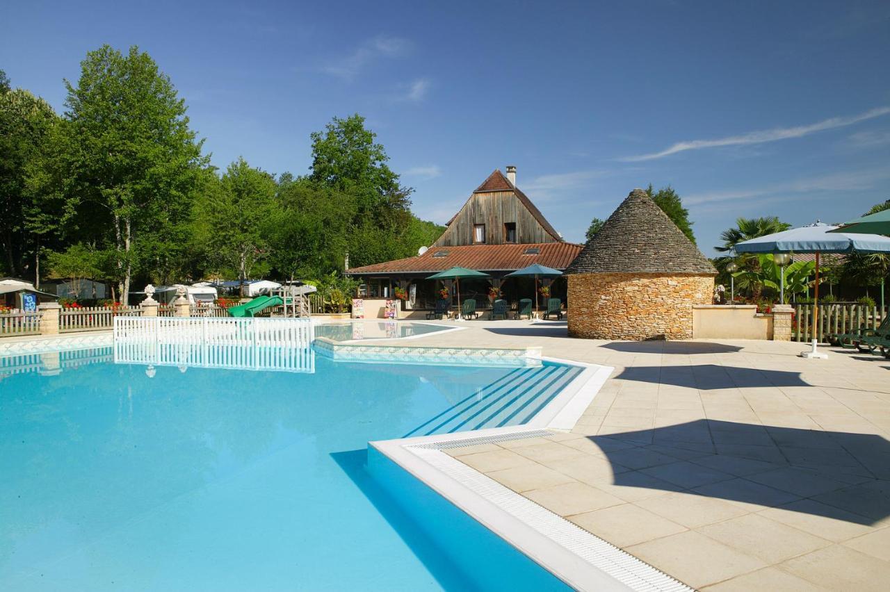 Hotel Camping Sunissim Le Moulin du Roch 5 stars Sarlat Exterior foto