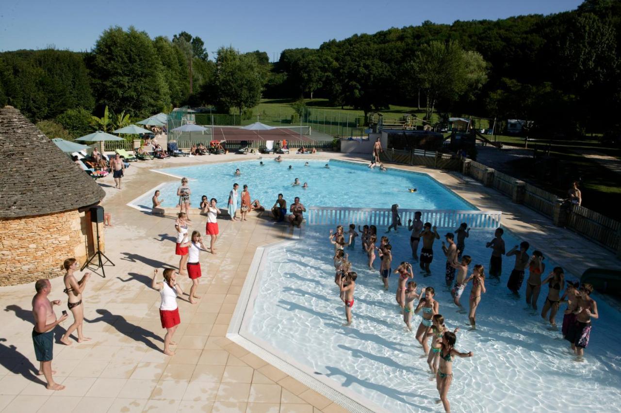 Hotel Camping Sunissim Le Moulin du Roch 5 stars Sarlat Exterior foto